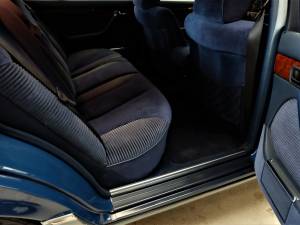 Immagine 60/84 di Mercedes-Benz 560 SEL (1987)