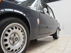 Bild 14/28 von Alfa Romeo Giulia 1.3 Super (1973)