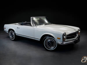 Image 7/23 of Mercedes-Benz 280 SL (1968)