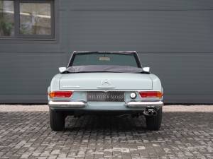 Image 8/50 of Mercedes-Benz 280 SL (1968)