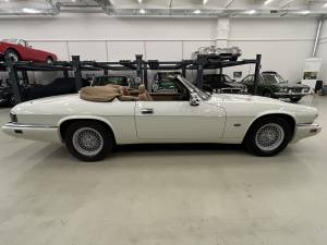Image 4/38 of Jaguar XJS 4.0 (1994)
