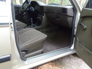 Image 23/41 of BMW 528i (1986)