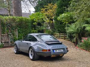 Image 47/100 of Porsche 911 Carrera 2 (1989)