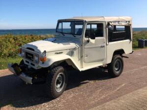 Bild 2/15 von Toyota Land Cruiser BJ 43 (1979)