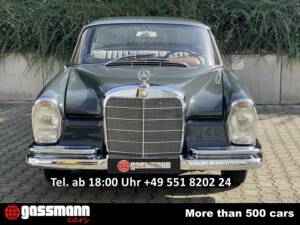 Image 2/15 of Mercedes-Benz 220 SE b (1962)