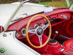 Immagine 7/50 di Austin-Healey 3000 Mk II (BT7) (1961)