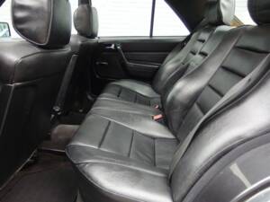 Immagine 56/98 di Mercedes-Benz 190 E 2.3-16 (1985)