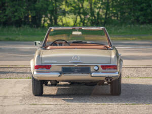 Image 10/36 of Mercedes-Benz 250 SL (1967)