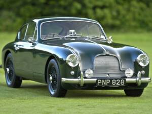 Image 5/50 of Aston Martin DB 2&#x2F;4 Mk II (1955)