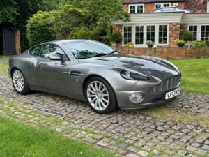 Immagine 2/23 di Aston Martin V12 Vanquish (2003)