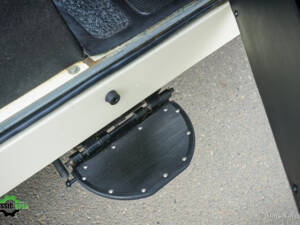 Image 7/55 of Land Rover 88 (1958)
