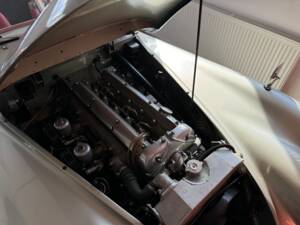 Immagine 6/7 di Jaguar XK 120 SE OTS (1953)