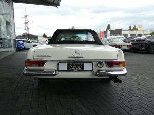 Image 5/26 de Mercedes-Benz 280 SL (1968)