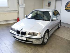 Immagine 6/23 di BMW 323ti Compact (1998)