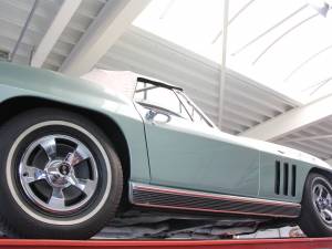 Image 37/50 of Chevrolet Corvette Sting Ray Convertible (1966)