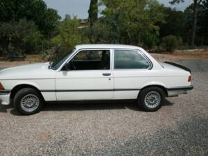 Immagine 5/7 di BMW 320 (1982)