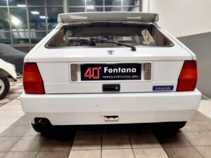 Image 6/15 de Lancia Delta HF Integrale 16V (1992)