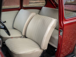 Image 25/38 of Volkswagen Beetle 1300 A (1967)