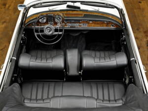 Image 9/25 of Mercedes-Benz 300 SE (1963)