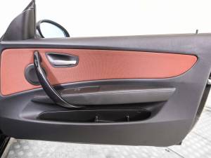 Image 13/50 of BMW 118i (2009)