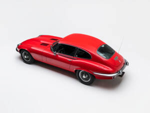 Image 5/5 of Jaguar E-Type V12 (2+2) (1973)