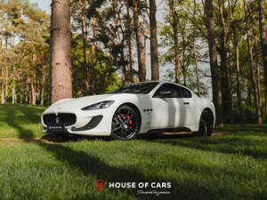 Image 2/48 of Maserati GranTurismo Sport (2013)