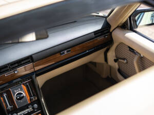 Image 29/40 of Mercedes-Benz 350 SE (1975)