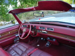 Image 54/75 of Cadillac Fleetwood Eldorado Convertible (1975)