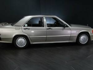 Image 6/30 of Mercedes-Benz 190 E 2.3-16 (1984)