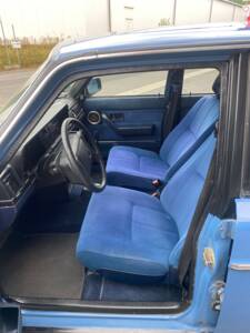 Imagen 8/13 de Volvo 240 (1988)