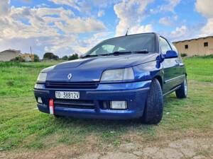 Image 1/7 of Renault Clio I 1.8 16V (1993)