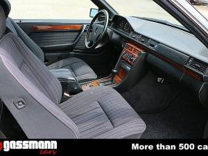 Image 10/15 of Mercedes-Benz 230 CE (1992)