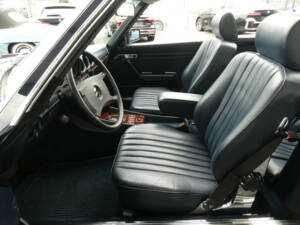 Image 10/26 of Mercedes-Benz 500 SL (1988)
