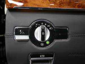 Image 23/78 of Mercedes-Benz S 600 L (2010)