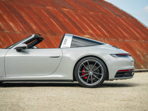 Image 29/33 de Porsche 911 Targa 4S (2021)