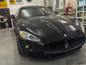 Image 15/17 of Maserati GranTurismo 4.2 (2008)