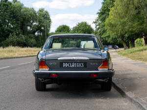 Image 6/23 of Daimler Double Six (1992)