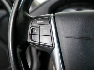 Image 20/50 de Volvo V70 D3 (2010)