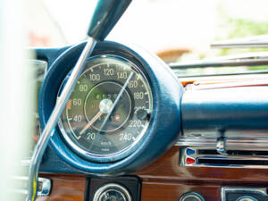 Image 36/48 of Mercedes-Benz 280 SE (1969)