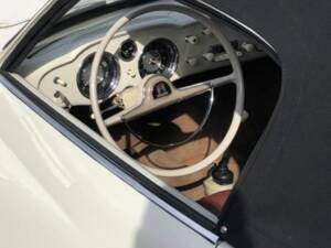 Imagen 35/69 de Volkswagen Karmann Ghia 1200 (1958)