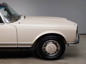 Image 9/37 of Mercedes-Benz 280 SL (1969)