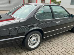 Immagine 7/22 di BMW 635 CSi (1989)