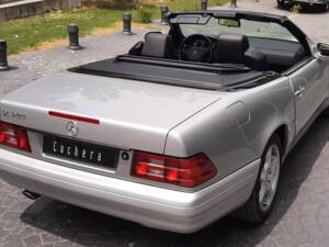 Image 3/19 of Mercedes-Benz SL 500 (2000)