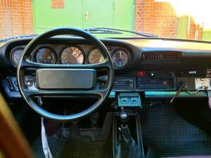 Image 35/64 de Porsche 911 SC 3.0 (1978)
