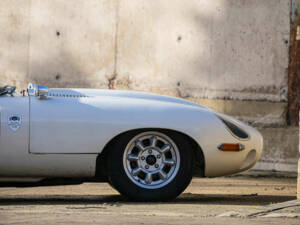 Bild 50/50 von Jaguar E-Type 4.2 (1964)