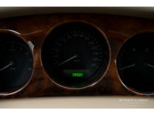 Image 20/32 of Jaguar XJ6 3.2 Executive (1997)