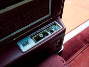 Bild 178/200 von Cadillac Coupe DeVille (1968)