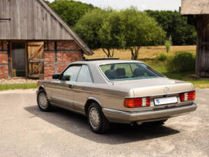 Image 5/63 de Mercedes-Benz 500 SEC (1985)