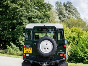 Immagine 38/42 di Land Rover Defender 110 Td5 (2000)