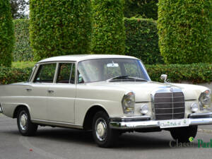 Image 7/50 of Mercedes-Benz 200 (1965)